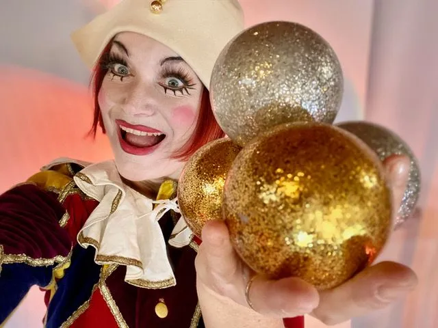 Colombine Arqueline !
 - Spectacle pour enfants - Sur Mesure Spectacles

