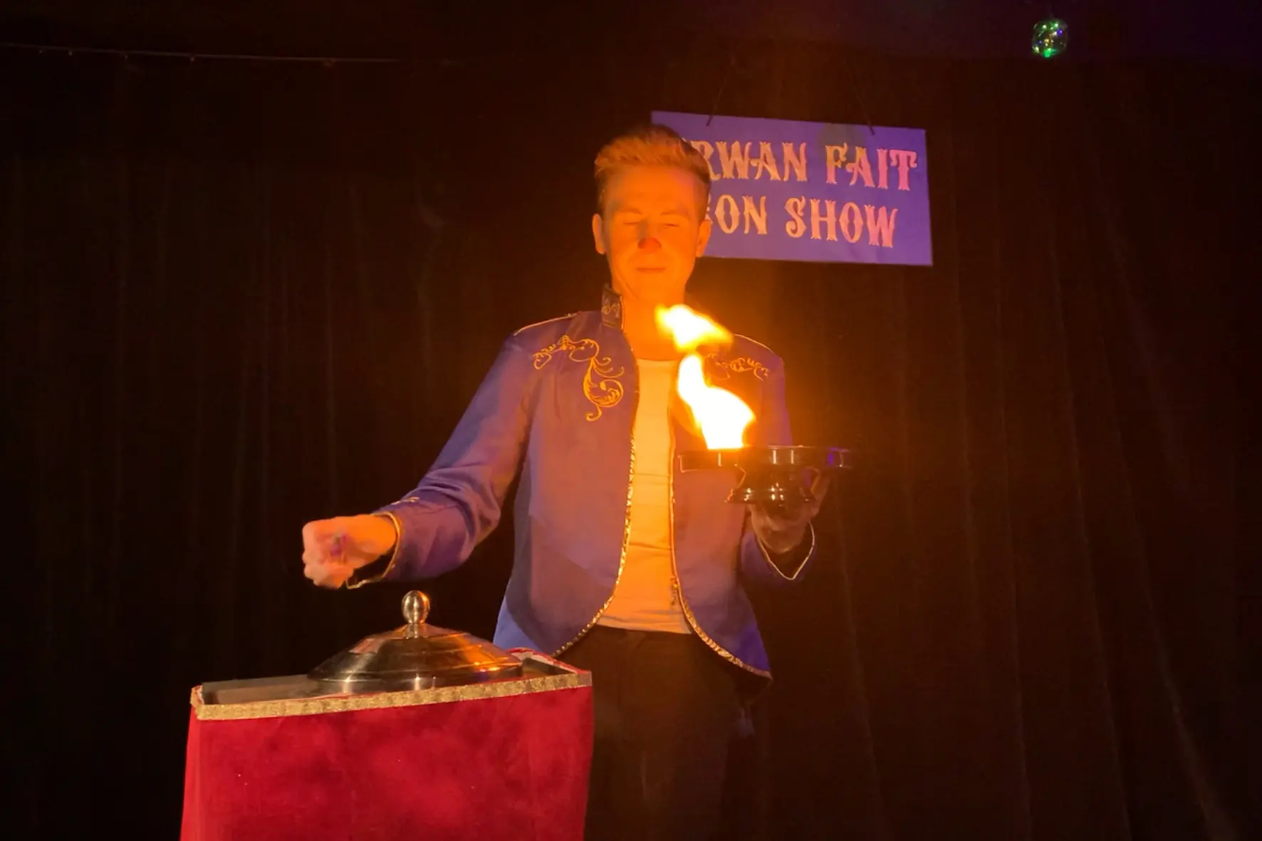 Erwan fait son show - spectacle pour enfants - Sur Mesure Spectacles