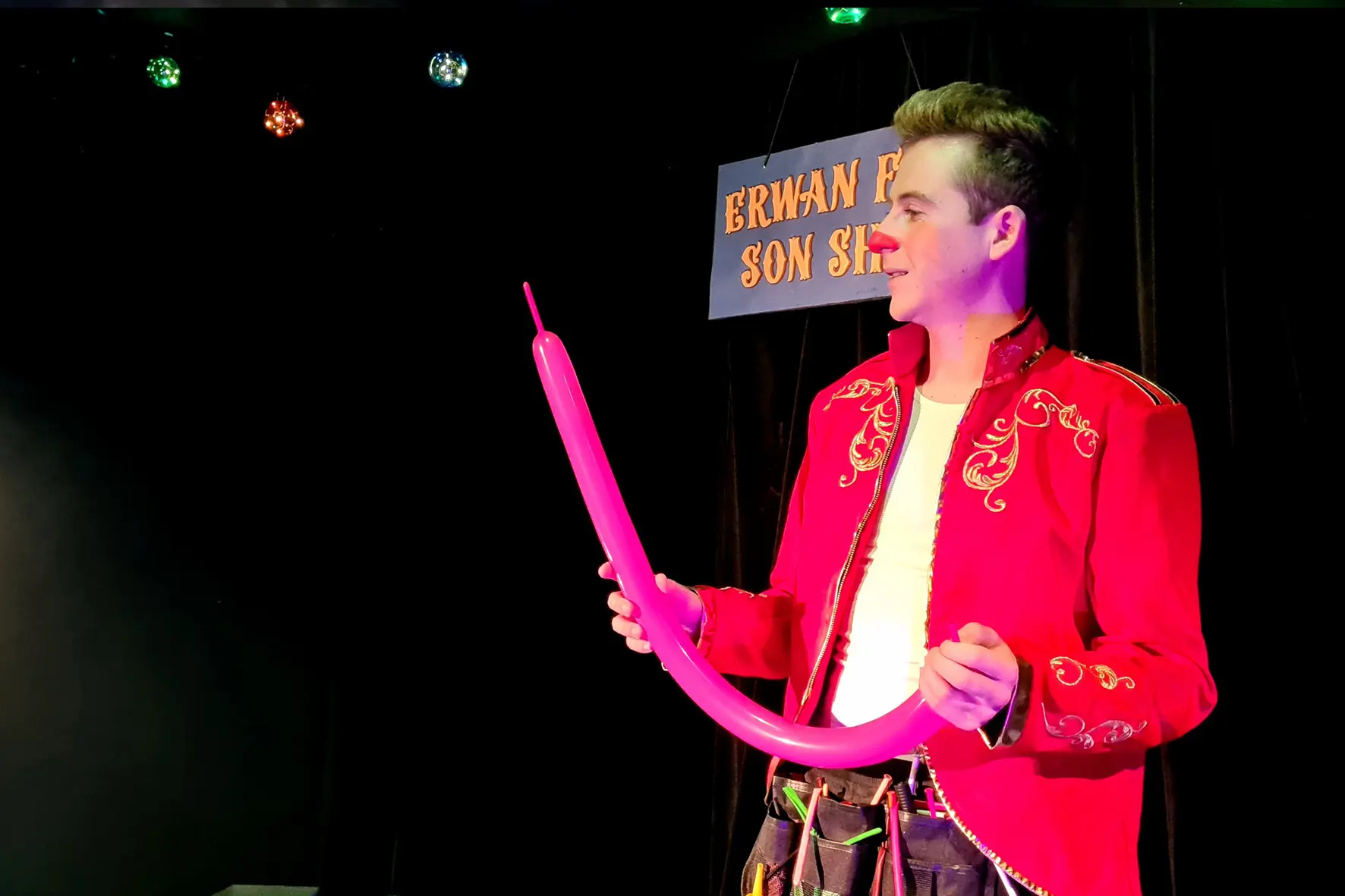 Erwan fait son show - spectacle pour enfants - Sur Mesure Spectacles