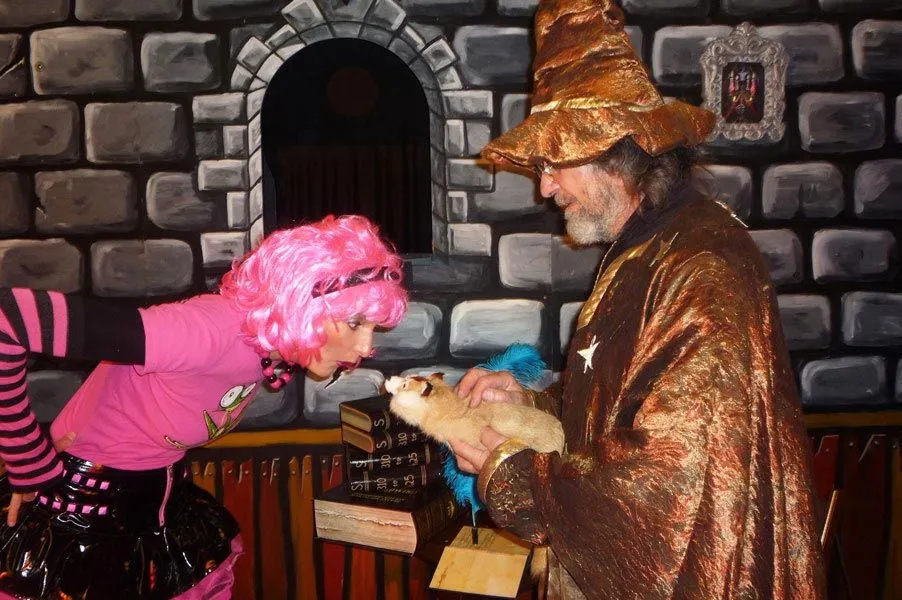 Les Magicaventures d'Eglantine et du Professeur Trucmuche - Spectacle pour enfants - Sur Mesure Spectacles