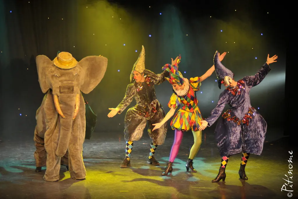 Le Noël de Clara - Spectacle pour enfants - Sur Mesure Spectacles