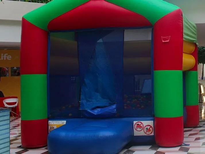 Chateau filet - Structures gonflables Sur Mesure Spectacles