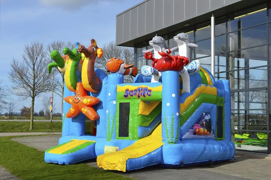 Chateau monde marin- Structures gonflables Sur Mesure Spectacles