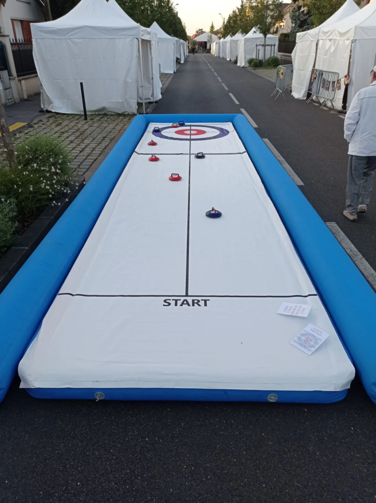 Curling - Structures gonflables - Sur Mesure Spectacles