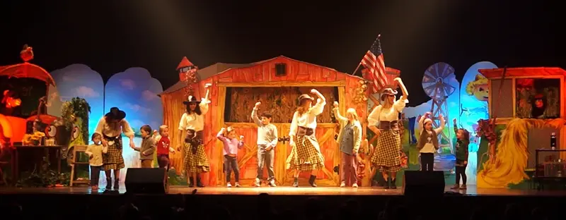 Funny Farmer Show - Spectacle pour enfants - Sur Mesure Spectacles