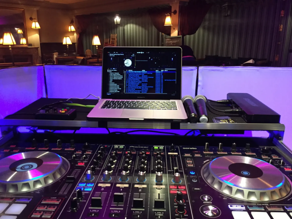DJ, DJ Live et orchestres - Sur Mesure Spectacles