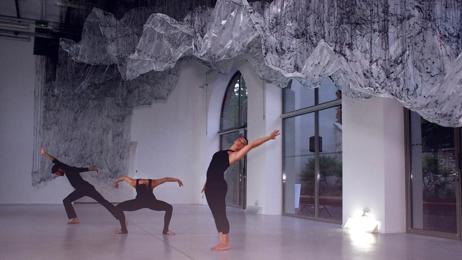 Danse contemporaine - Sur Mesure Spectacles
