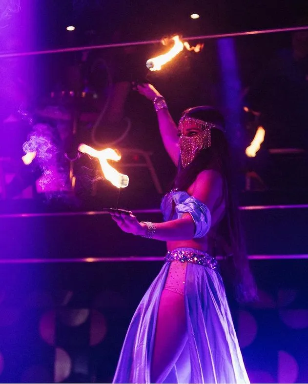 Danseuse Orientale - Spectacle de variété - Sur Mesure Spectacles