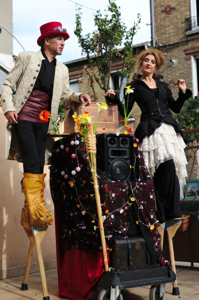 Les Echass'Guinguette - Echassiers - Théâtre de rue - Sur Mesure Spectacles
