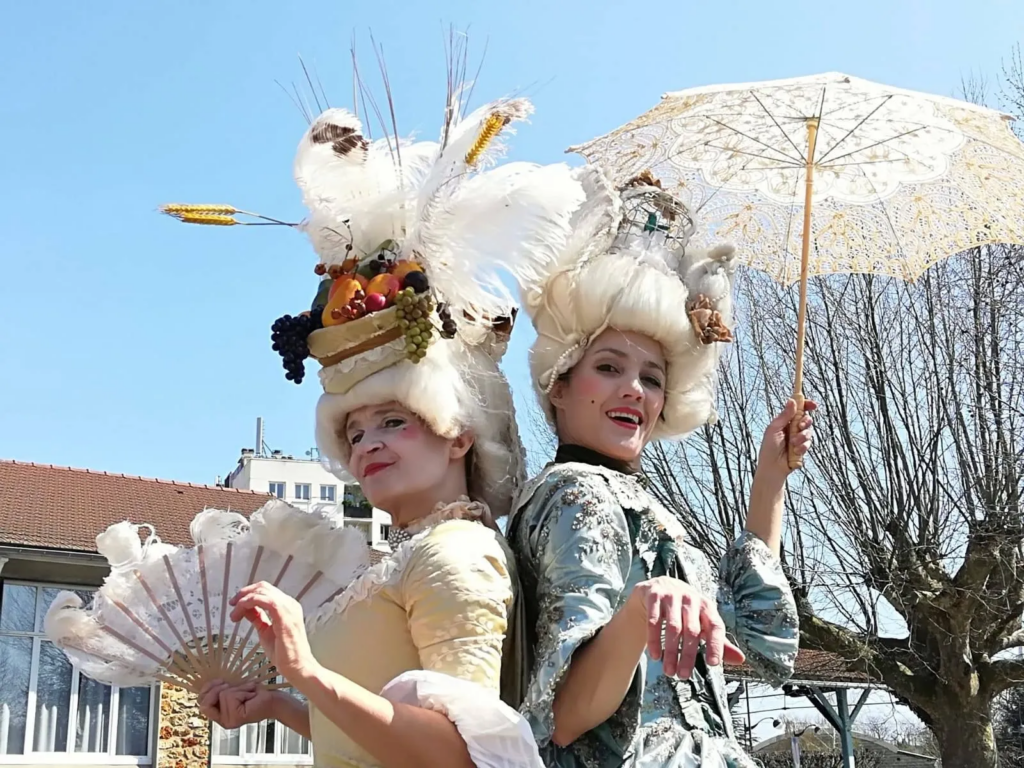 Les Arist'échasses- Echassiers en déambulation - Théâtre de rue - Sur Mesure Spectacles