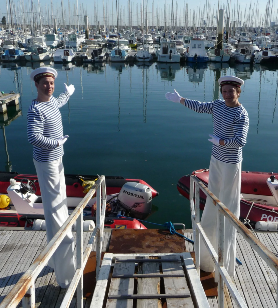 Les marins - Echassiers en déambulation - Théâtre de rue - Sur Mesure Spectacles