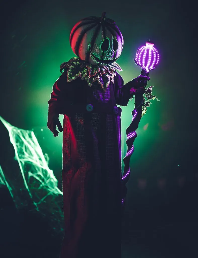 Les O'lanterns - Echassiers en déambulation - Théâtre de rue - Sur Mesure Spectacles

