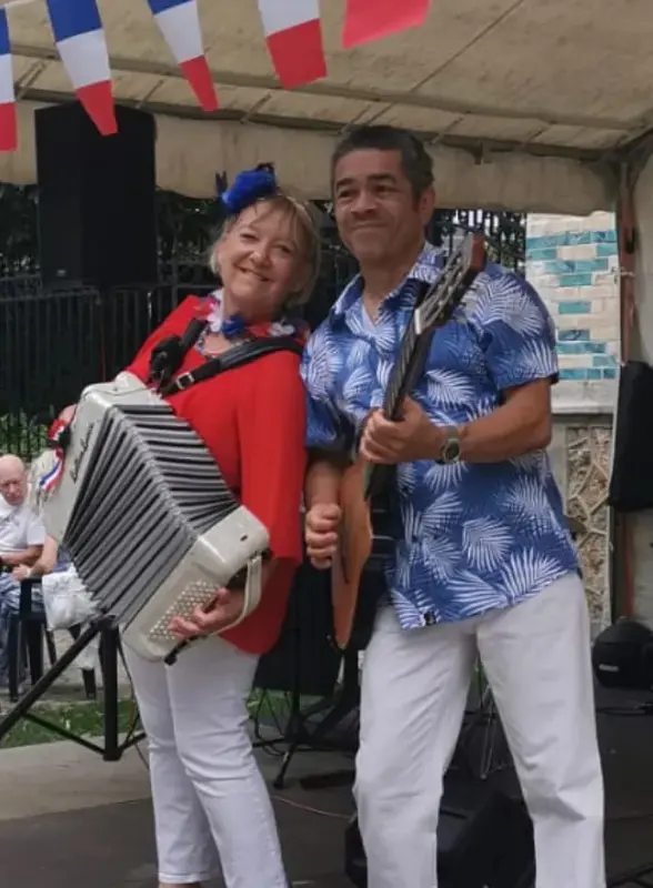 Pascal Illido - Chanteur - Sur Mesure Spectacles