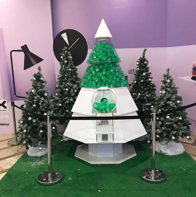 Le sapin généreux - Sur Mesure Spectacles