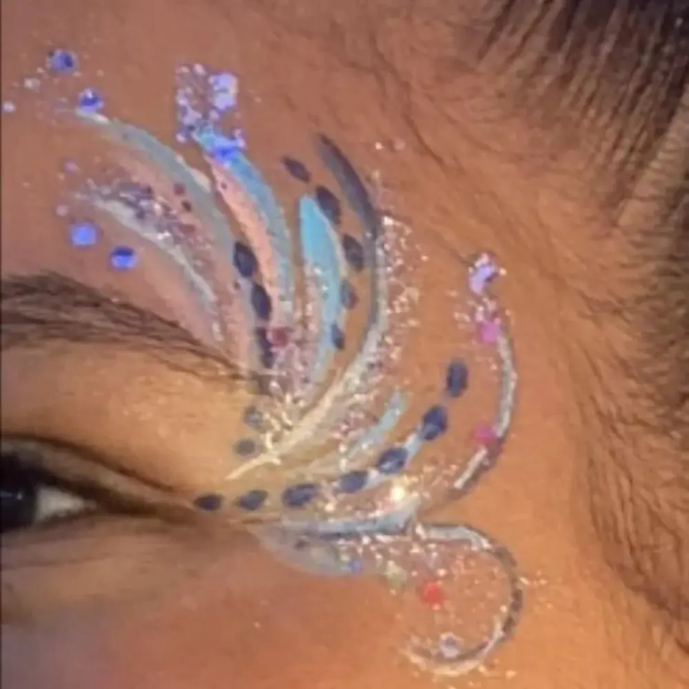 Tatouage paillettes- animation - Sur Mesure Spectacles