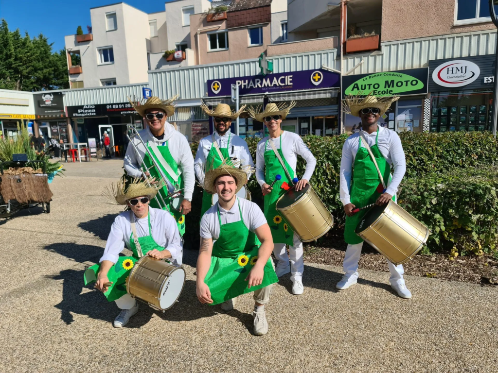 Batucada - animation de rue - animation musicale - percussions brésiliennes - - Ambiance musicale - Sur Mesure Spectacles