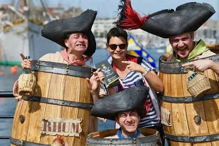 Les Barriques Pirates - Rencontres insolites - Sur Mesure Spectacles