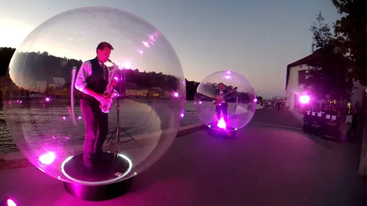 Les bulles de jazz - Spectacle fixe et déambulatoire - Sur Mesure Spectacles