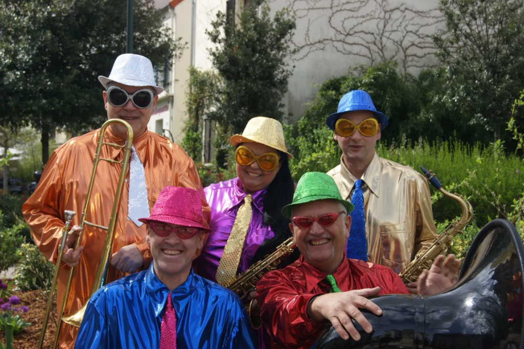 Disco - Spectacle fixe et déambulatoire - Sur  Mesure Spectacles