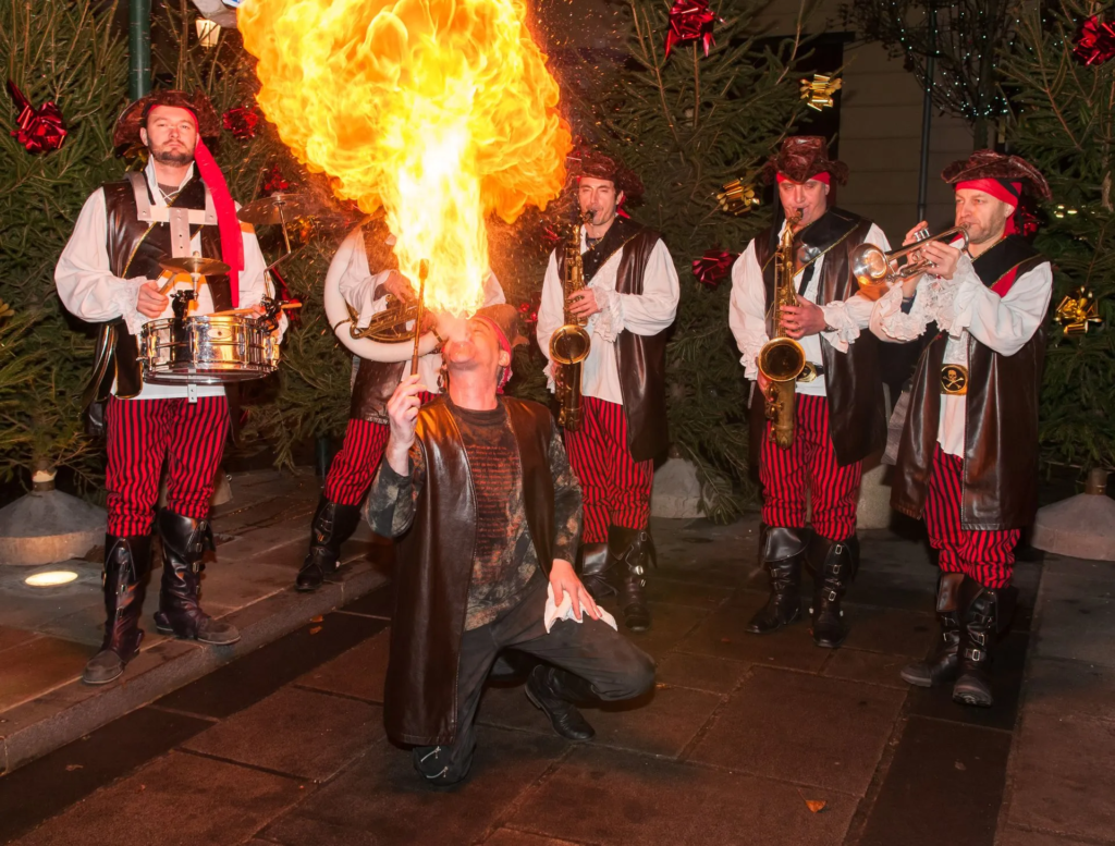 Les pirates - Spectacle fixe et déambulatoire - Sur Mesure Spectacles