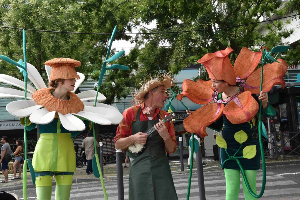 Les Soeurs Pétales - Spectacle fixe et déambulatoire - Sur Mesure Spectacles
