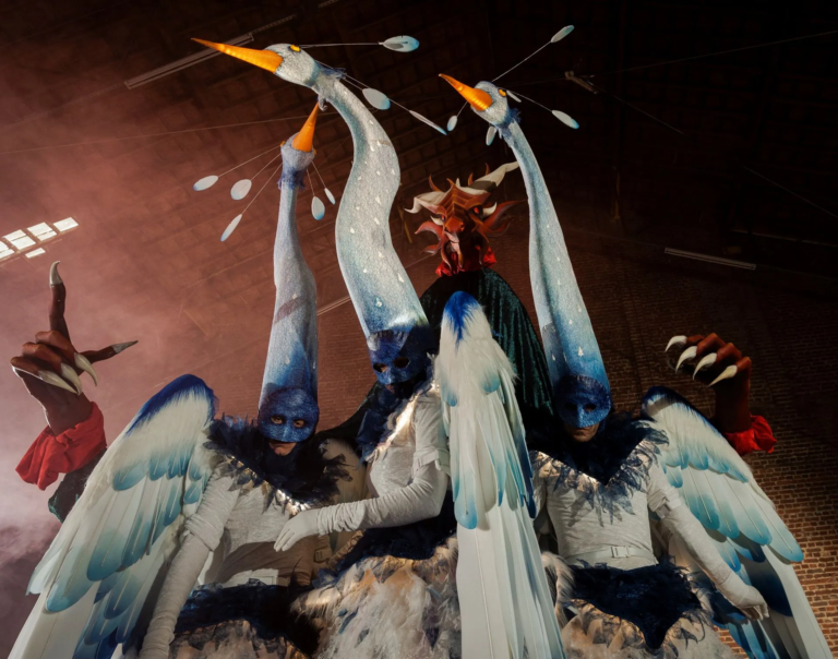 Les Gardiens des rêves - Spectacle fixe et déambulatoire - Sur Mesure Spectacles