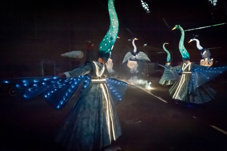 Les Gardiens des rêves - Spectacle fixe et déambulatoire - Sur Mesure Spectacles