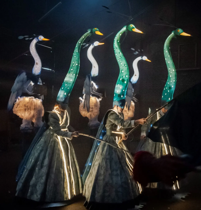 Les Gardiens des rêves - Spectacle fixe et déambulatoire - Sur Mesure Spectacles
