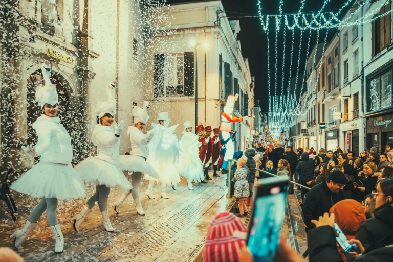 Le bal des cygnes - Spectacle fixe et déambulatoire - Sur Mesure Spectacles