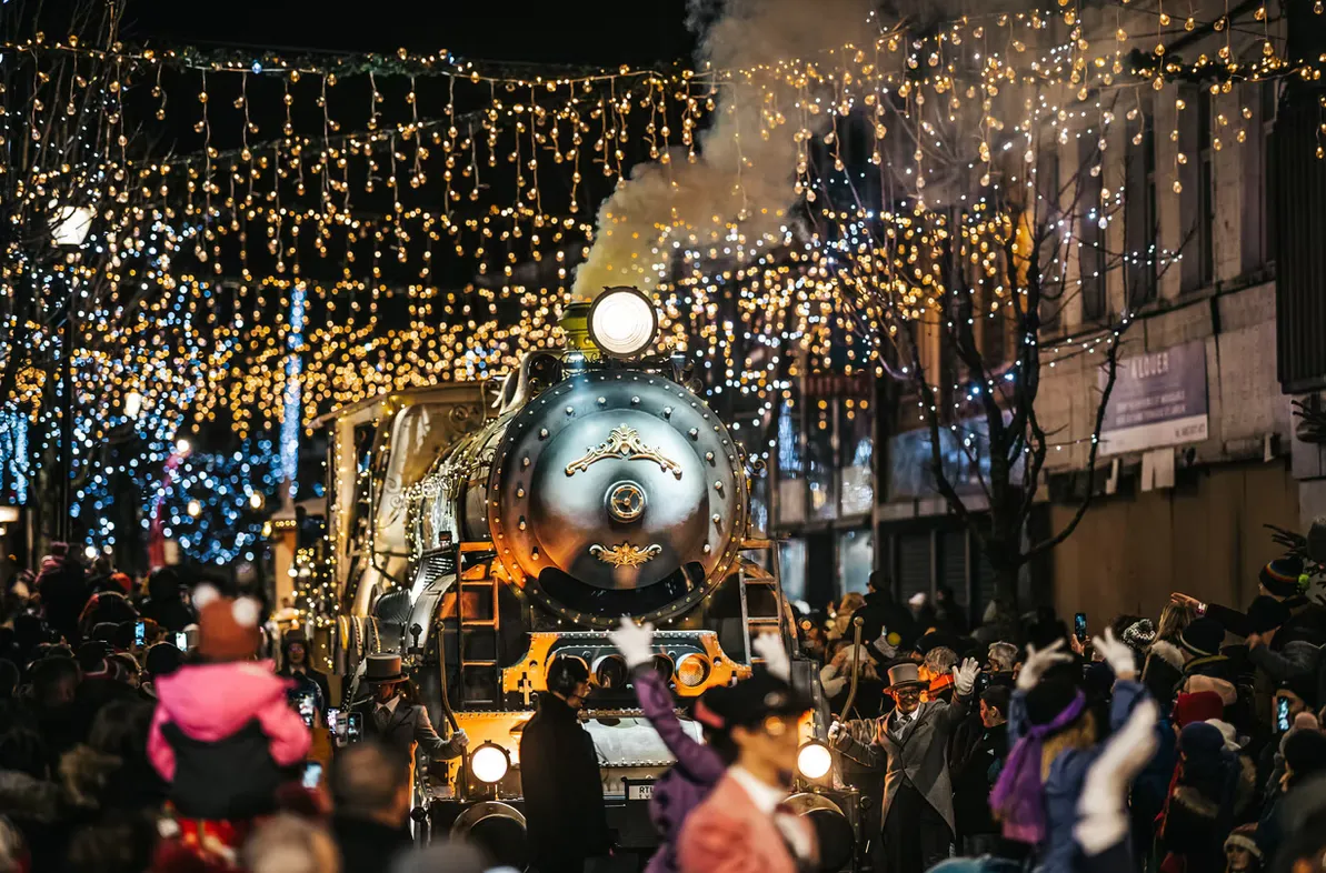 Chars de la parade de Noël - Sur Mesure Spectacles