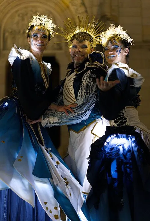 L'envol des koï lumineux - Spectacle fixe et déambulatoire - Sur Mesure Spectacles