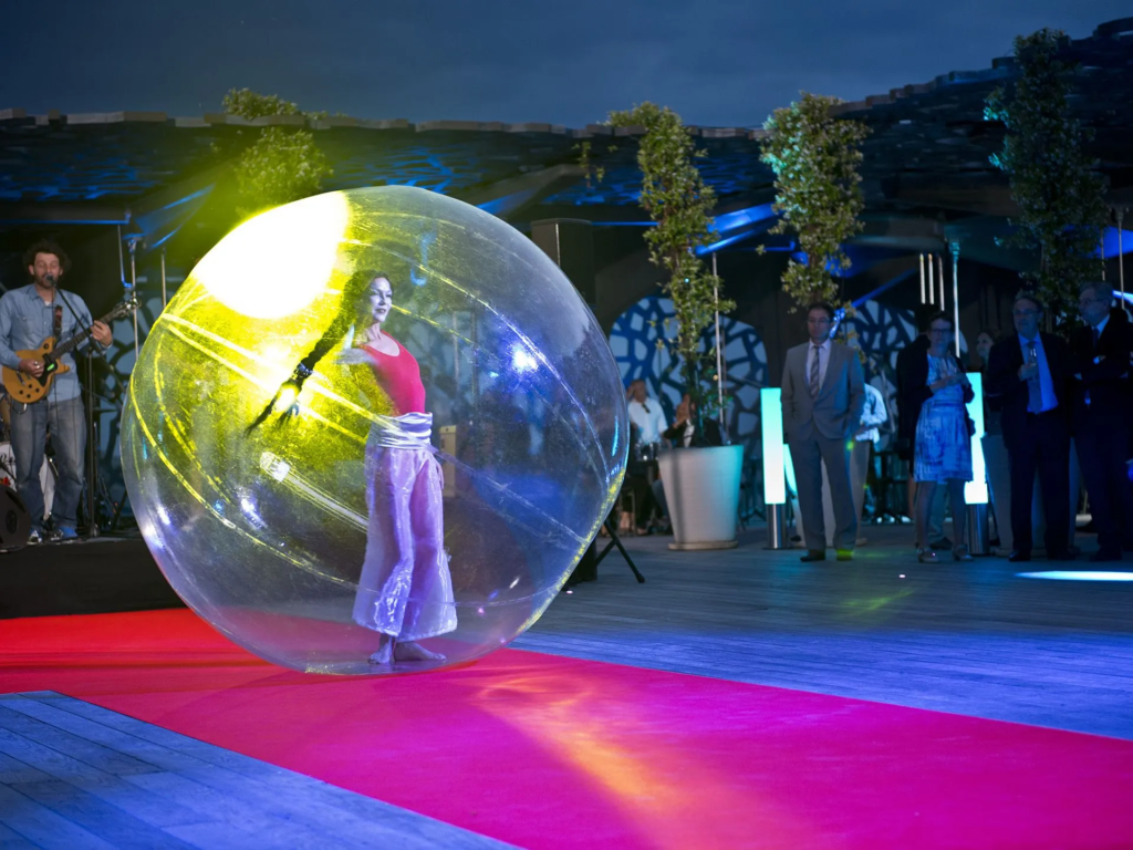 Les Danseuses Bulles - Spectacle fixe et déambulatoire - Sur Mesure Spectacles