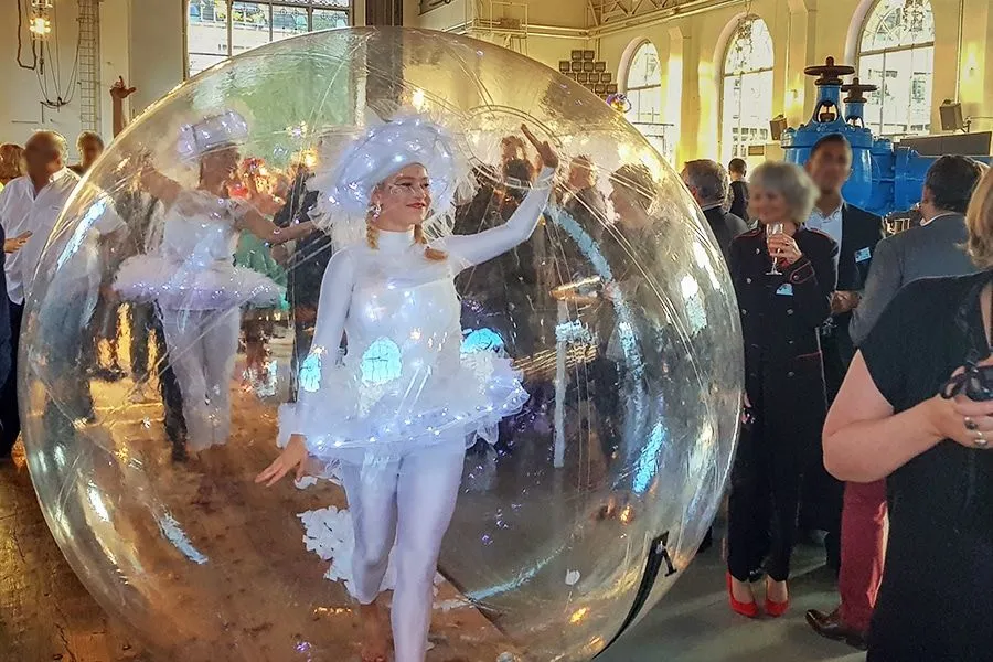 Les Danseuses Bulles - Spectacle fixe et déambulatoire - Sur Mesure Spectacles