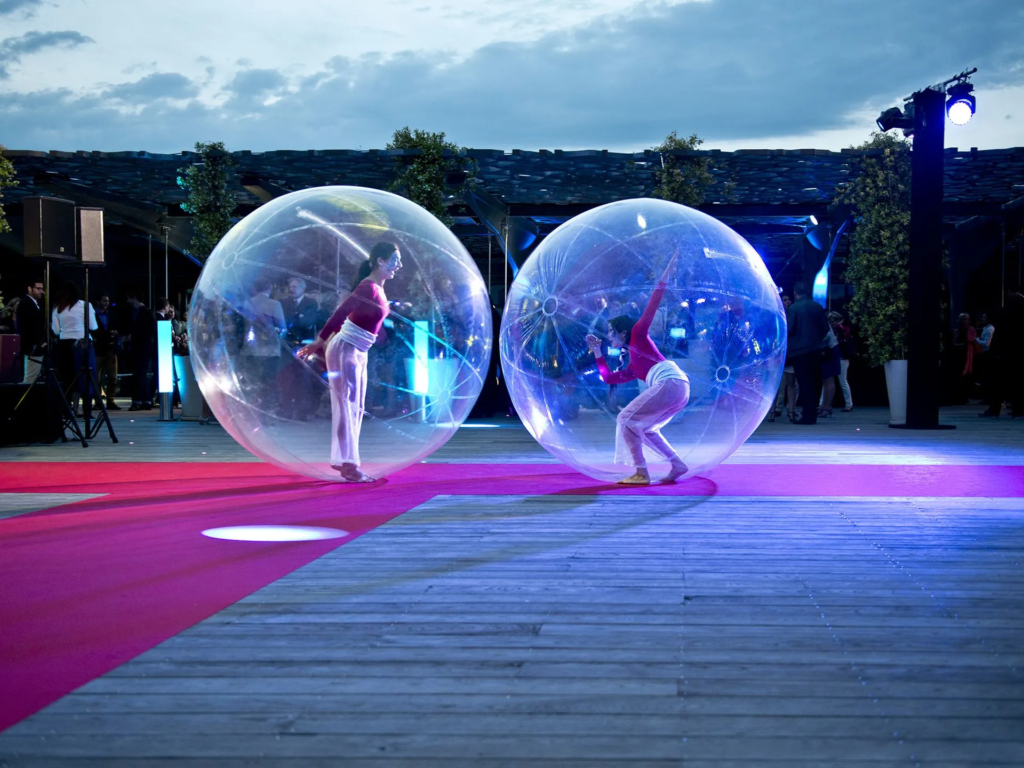 Les Danseuses Bulles - Spectacle fixe et déambulatoire - Sur Mesure Spectacles