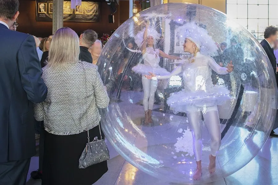 Les Danseuses Bulles - Spectacle fixe et déambulatoire - Sur Mesure Spectacles