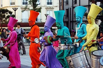 La Batucolor's - Spectacle fixe et déambulatoire - Sur Mesure Spectacles