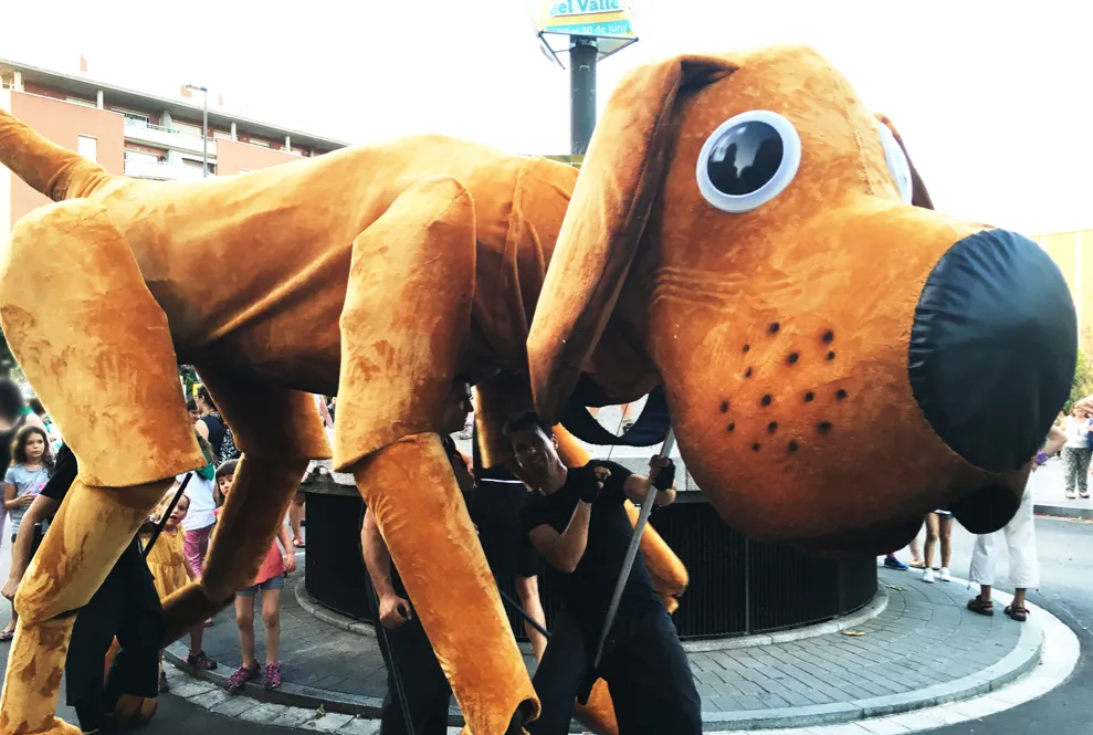 Le petit Lilo - Spectacle fixe et déambulatoire - Sur Mesure Spectacles