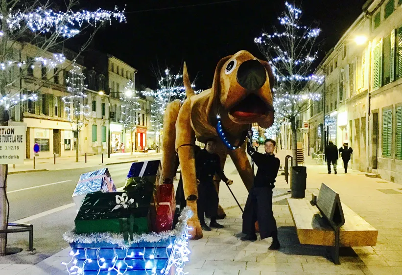 Le petit Lilo - Spectacle fixe et déambulatoire - Sur Mesure Spectacles