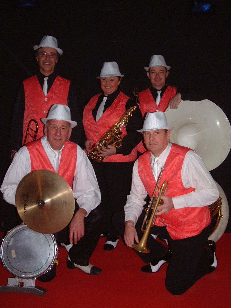 Lorry Jazz Band - Spectacle fixe et déambulatoire - Sur Mesure Spectacles