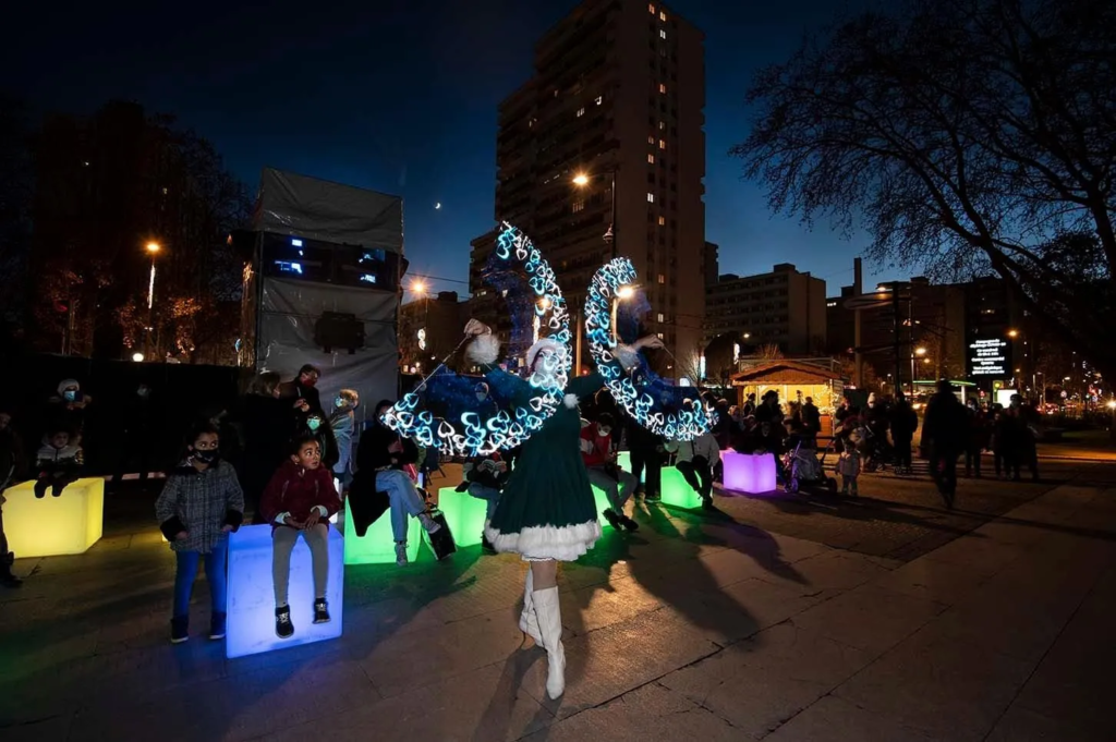 Luminous - Spectacle fixe et déambulatoire - Sur Mesure Spectacles