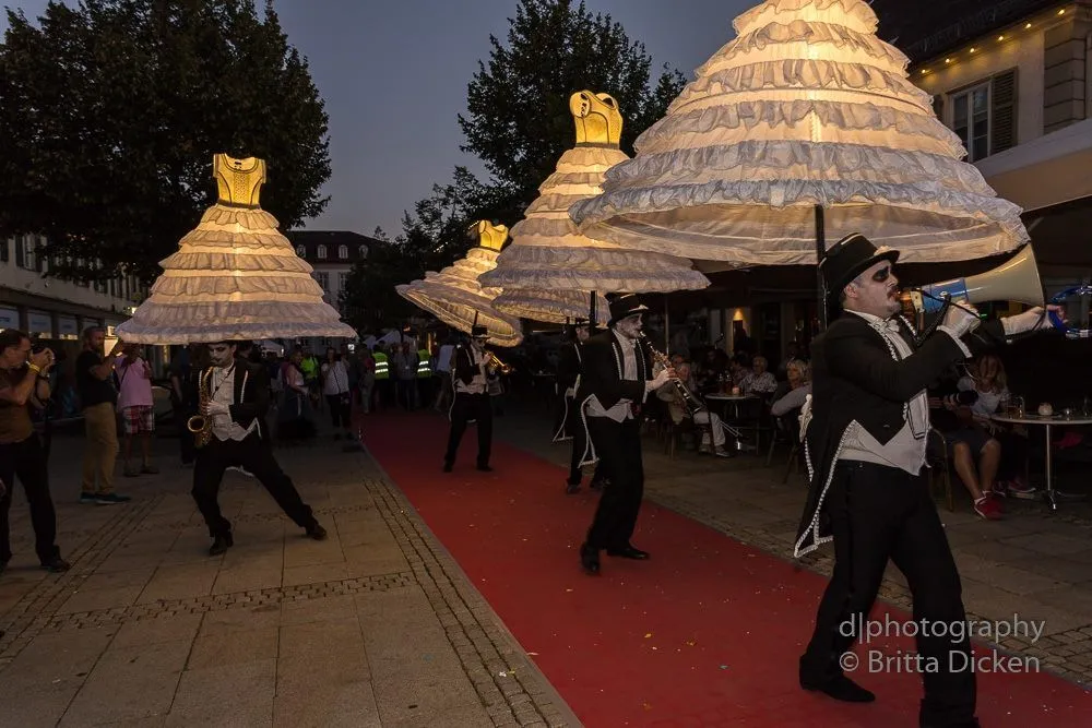 Mariage Fantastique - Spectacle fixe et déambulatoire - Sur Mesure Spectacles