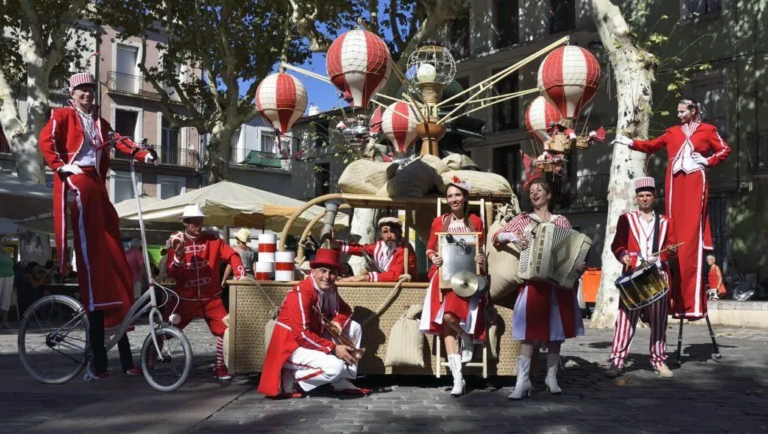 Les Poppin's - Spectacle fixe et déambulatoire - Sur Mesure Spectacles