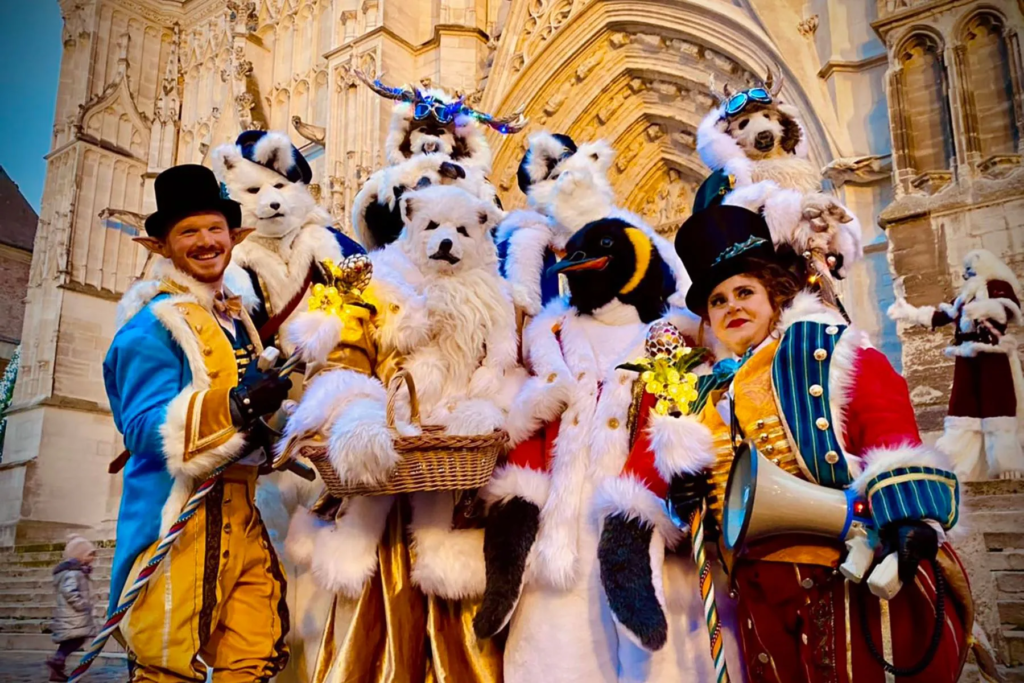 La Brigade des Animaux - Spectacle fixe et déambulatoire - Sur Mesure Spectacles